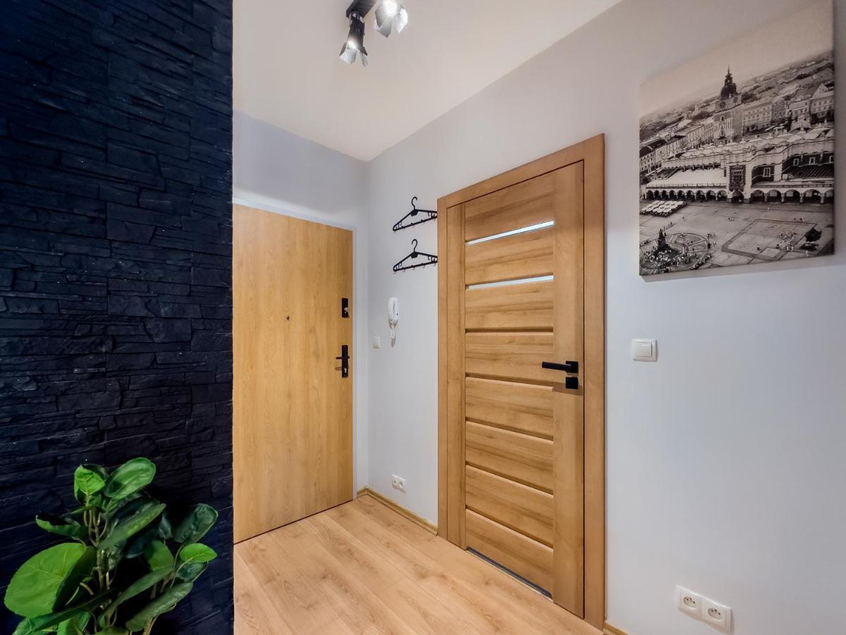 Apartament Z Duzym Tarasem W Centrum Krakowa Luaran gambar