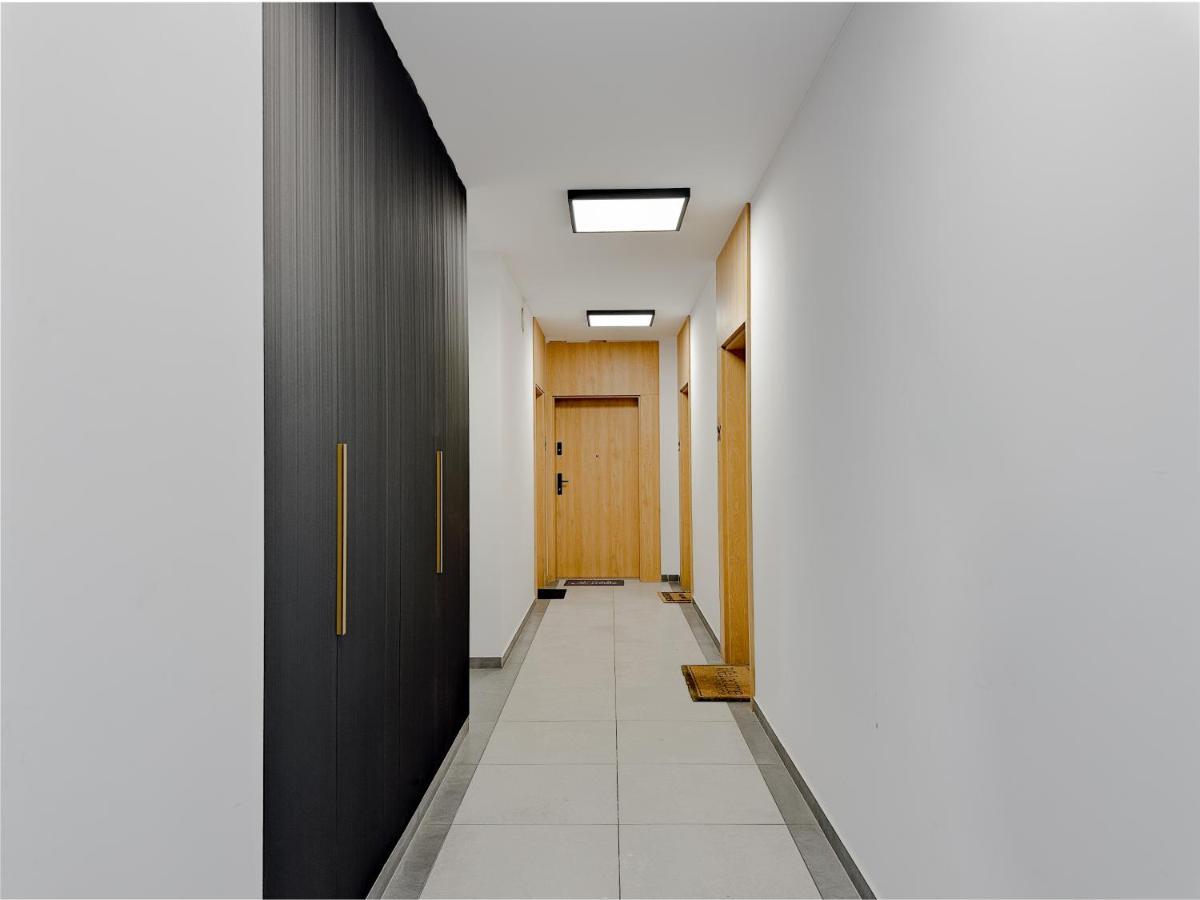 Apartament Z Duzym Tarasem W Centrum Krakowa Luaran gambar